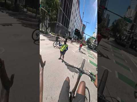 Lady Cop Left Me Hangin😢