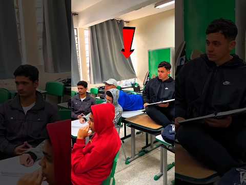 Le Choc des รlรจves devant la Nouvelle Maรฎtresse ๐ฉโ๐ซโก๏ธ๐ต๐ฑ