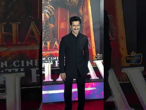 Vicky Kaushal Shines at Chhaava Special Screening! 🎥✨ | Exclusive Glam & Buzz #VickyKaushal