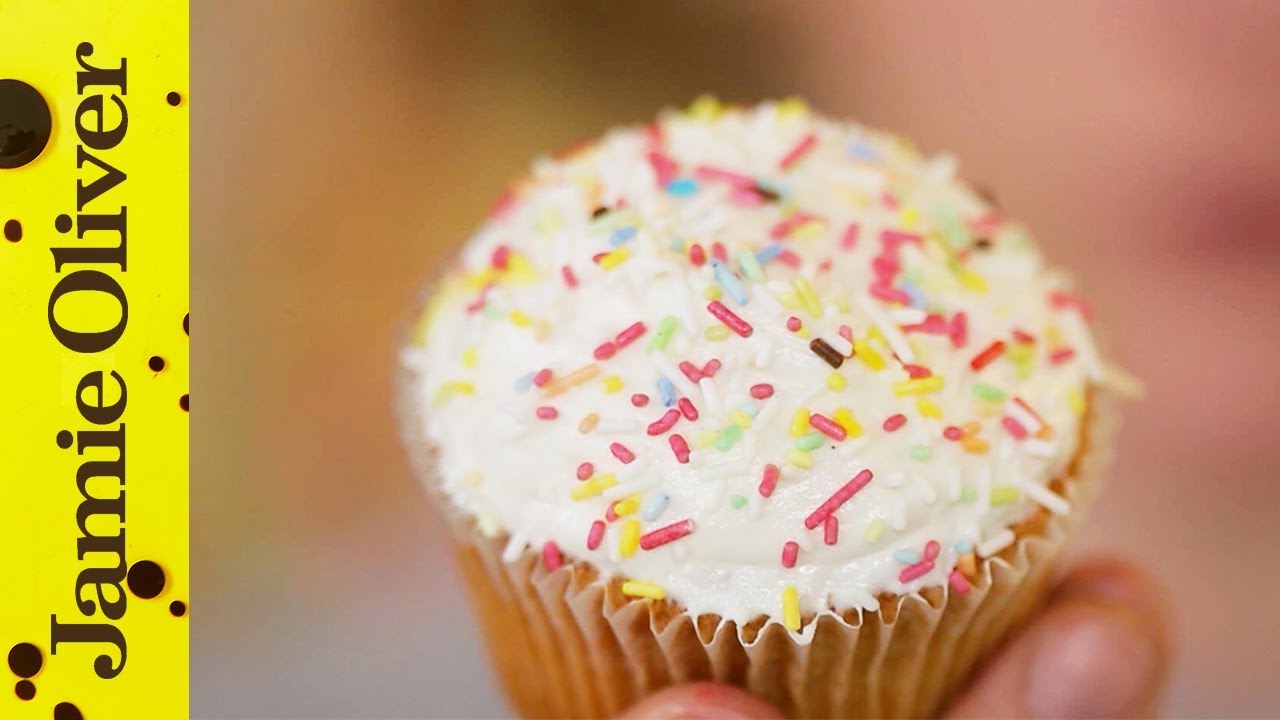 How to make Perfect Buttercream Icing Cupcake Jemma