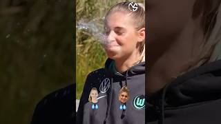 Jule Brand, Vivien Endemann - Try not to laugh Challenge 😂 #shorts #Dfb #frauenfußball