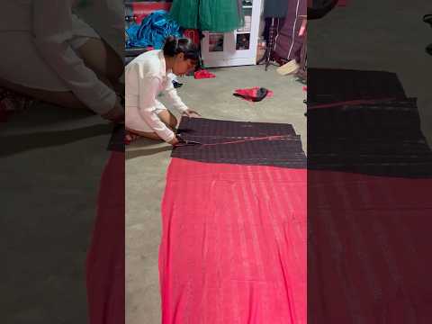 Duto saree diye kali skirt banalam