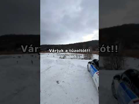 A felirat kedvéért! | Várjuk a tűzoltót | Fb: Pest vármegyei rendőrség