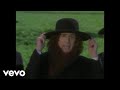 Narrator's Perspective on Amish Life