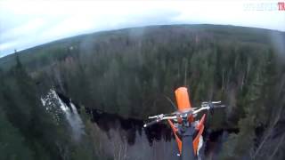 Dirtbike ile Nehire manyak bir atlayış