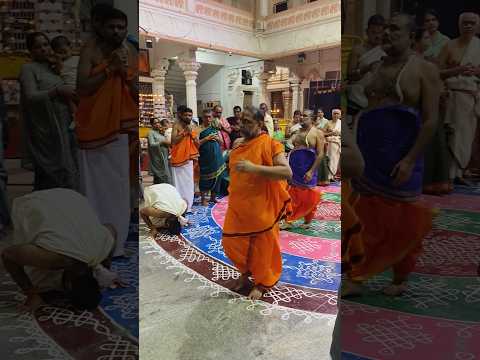 |ಮಂತ್ರಾಲಯದ ಶ್ರೀ ಪಾದಂಗಳವರು|