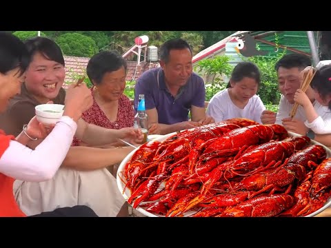 婆婆今天给我安排10斤小龙虾，我也下厨露一手，距离上次吃虾又过了一年，时间好不经用转眼已是半生【陈说美食】