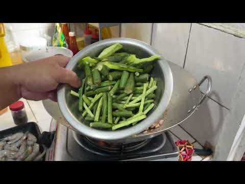 GINATAANG BULANGLANG SHRIMP AT MANOK