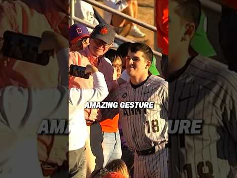 Clemson Pauses Game To Thank Veterans ๐๐ค
