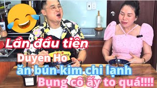 |523| Lần đầu tiên Duyen Ho ăn bún kim chi lạnh (bụng cô ấy to quá 🤣)