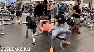 BUSINESS CASUAL BENCHING 👨‍💼 - 365lb/165kg at 152lb/69kg bodyweight - 1st Royal Caribbean cruise