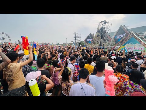 မြဘုရားနားက ကွင်းထဲမှာ MahaSongkran World Water Festival 2025