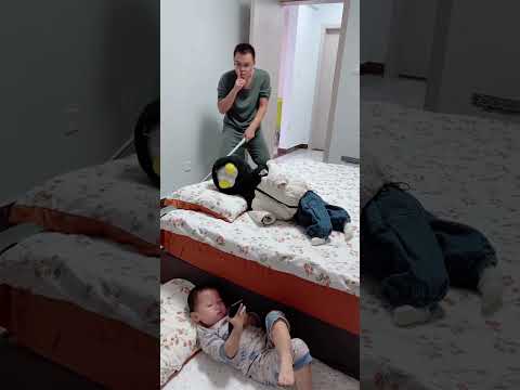 宝宝为了偷玩手机真是脑洞大开！#baby#funny#baby#cutebaby