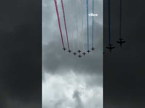 La Patrouille de France dans le ciel de Paris pour le 14 juillet #14juillet #paris #fêtenationale
