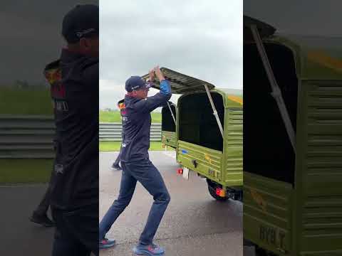 🔥Pizza Delivery with Max Verstappen would be a FUN EXPERINCE! 😂 #shorts #f1 #maxverstappen
