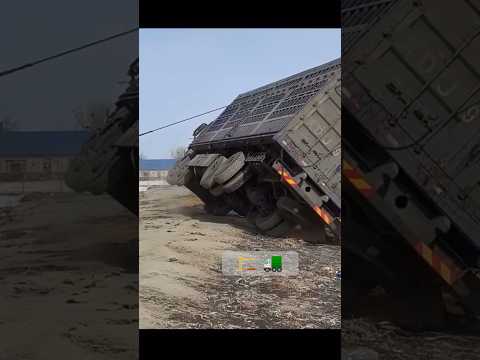 How to Get an Overturned Truck Back on its Wheels💡🔁🚛 #shortvideo #trucking