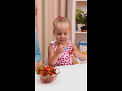Kid-friendly food hack 🍓 #shorts #kitchenhacks