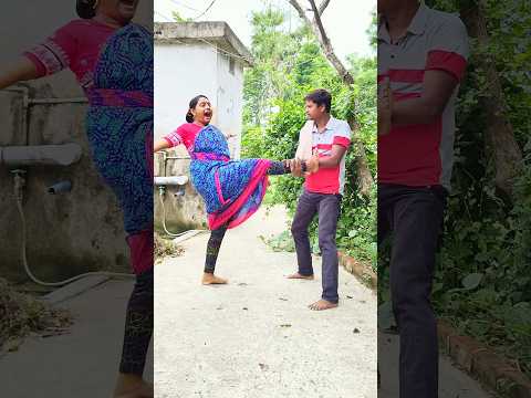 When my husband taught me self-defense 😝🤣😂 #shorts #couple #comedy #funny #ytshorts #comedyvideos