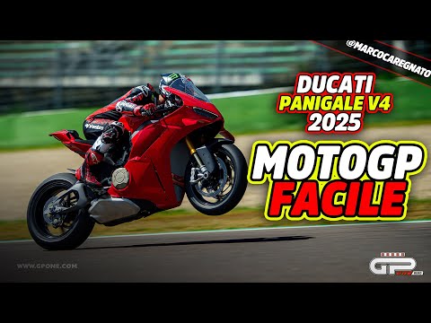 Alessandro Valia spiega la Ducati Panigale V4 2025: una MotoGP facile