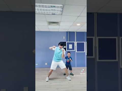 #恐龍扛狼 ？？
