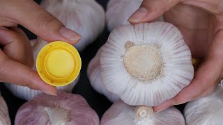 【Magic Food】剥大蒜皮别再直接用手扒了，教你一招，2分钟就能剥一大盘，快速去皮不费劲，太实用了 #剥大蒜皮 #厨房技巧 #省时省力 #美食小窍门 #家庭料理 《大蒜剥皮小技巧，省时又省力！》
