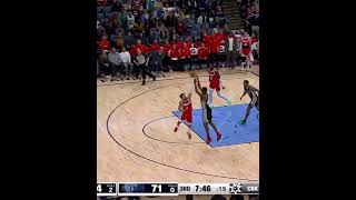 De’Aaron Fox windmill slam vs hawks💥#nba