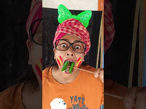 Kind baby eats skewered candy and funny ending 🍭🍡 #shorts