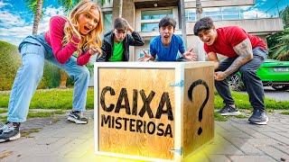 Deixaram Essa Caixa Misteriosa Na Porta Da Minha Casa!!