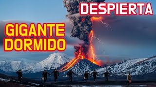 VOLCÁN DORMIDO DE RUSIA DESPIERTA DESPUÉS DE 500 AÑOS TRAS TERREMOTO 8.8