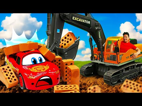 🚧🏎️ ¡Rayo McQueen en Problemas en el Sitio de Construcción! | Juegos de Coches para Niños
