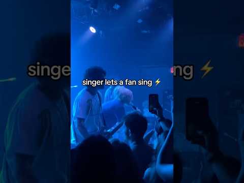 who’s gonna be singing stone cold summer on tour?? we’re 4 nights in AMERICA🇺🇸 #altmusic #newmusic