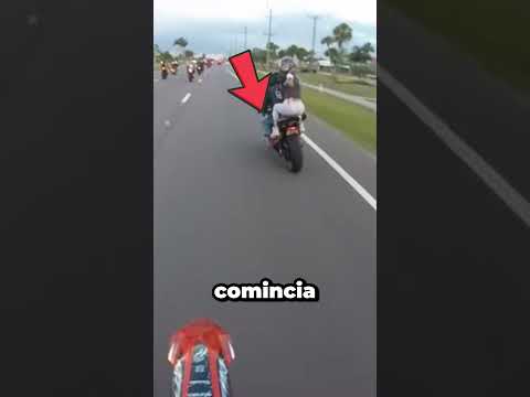 Motociclista e la fidanzata provocano un'altro🤯