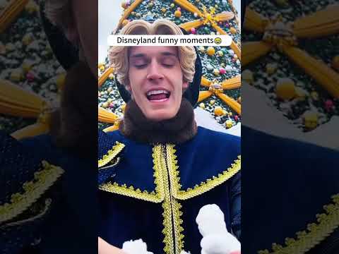 Disneyland funny moments 😂#funnyvideo #disney #disney100 #disneyland #funny