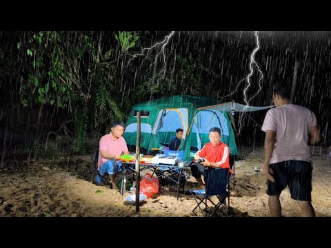 Diguyur hujan deras camping fishing, rame rame dipinggir sungai, relaxing rain sound