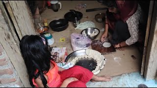 Poonam ne banae momos