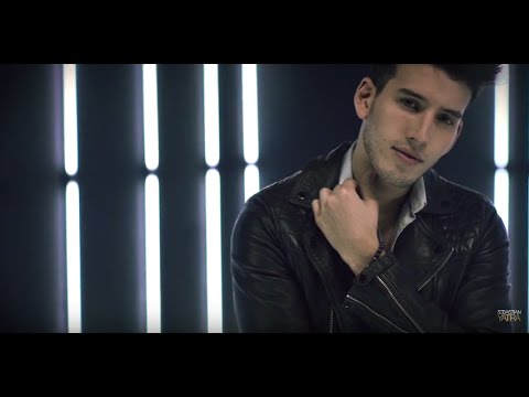Sebastián Yatra - Lo Que Siento Por Ti ft. Karol G (Lyric Video)