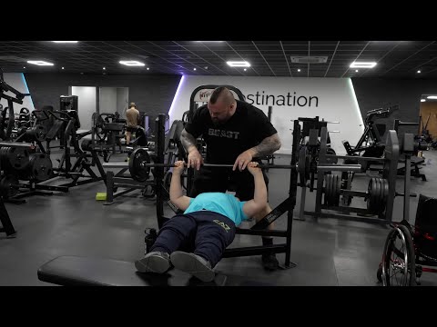 Eddie Hall Helps Make A Wish Kid With Bench Press