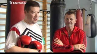 Tomio Okamura na tréninku boxu