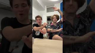 Coffee-reaction con @danifaiv8359