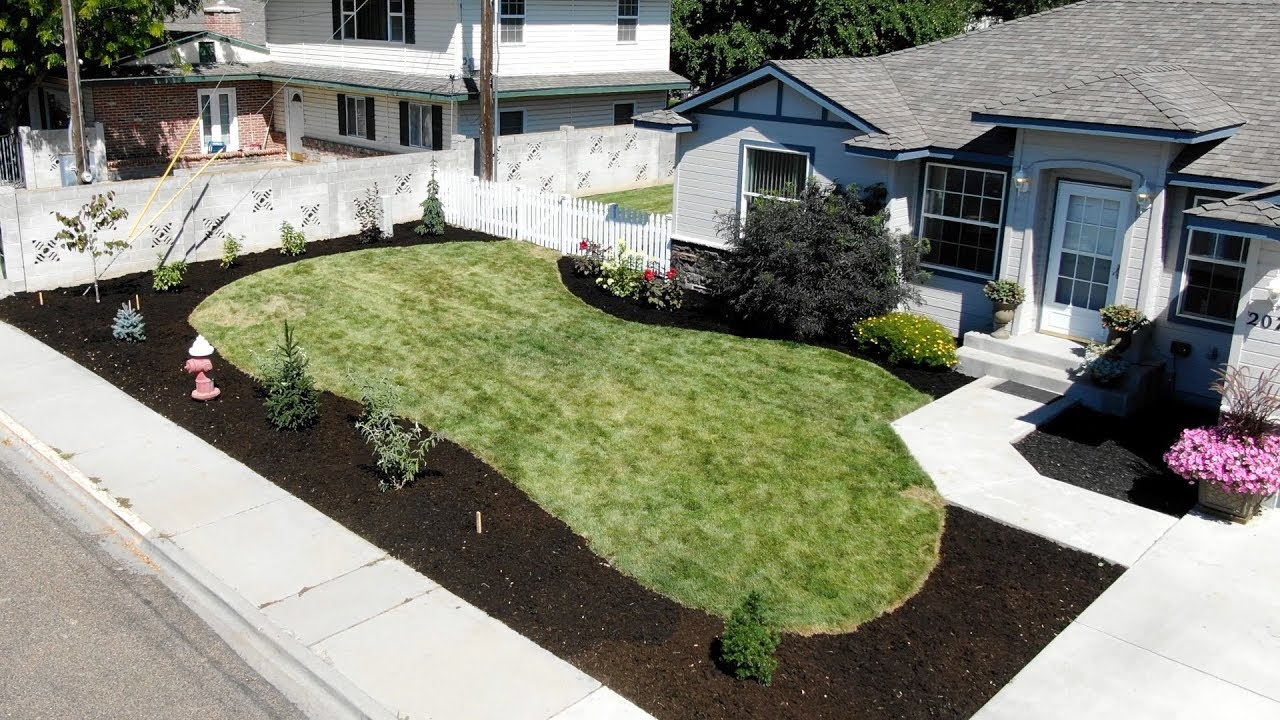 Landscape Makeover Part 4: Planting Some Summer Color & Mulching!