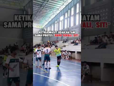 Ketika wasit hatam sama “baru sekali, sit!”