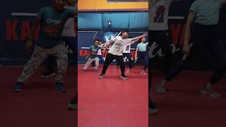 Ladka Tera Deewana...🕺💃#dance #ladkateradeewana #bollywooddance #trending #shortsvideo #reels