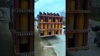 चाइना की सड़कों के गड्ढे में ये लोग क्या कर रहे है #shorts #shortsfeed