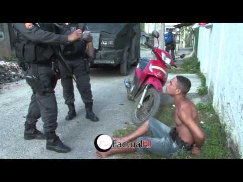 Policias fazem operação na comunidade do Rola