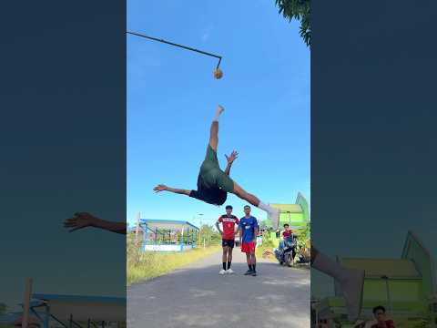 Latihan Bola Gantung Tinggi 😳#sepaktakraw #spike #rollspike