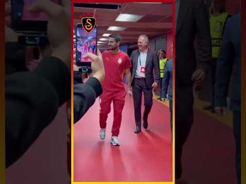 Galatasaray'lı Futbolcularımız, Liverpool Galibiyetinin Ardından Stadtan İşte Böyle Ayrıldı