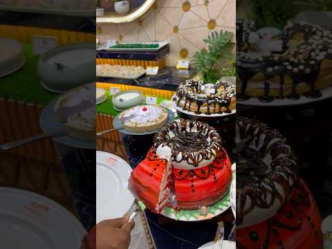 আনলিমিটেড কেক কেটে খাবেন ধানমন্ডির⤵️ 📍 Ambrosia Infinity Lounge এ 😍 #food #yt #foodie #cake
