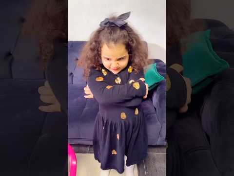 ايلين عرفت كيف تاخد الايباد و راحت على ليا 😂😂