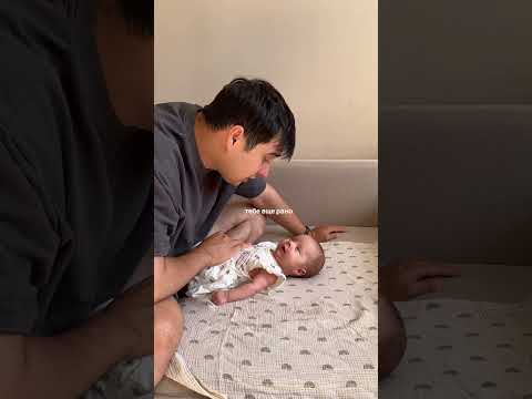 две недели назад купил ей три платья и уже малы , настоящая принцесса растет🫣
