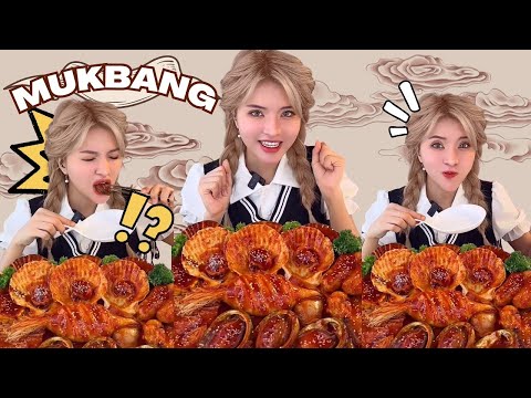 Tóc Vàng mukbang Hải sản xốt cay lè luôn bạn ơi 😁